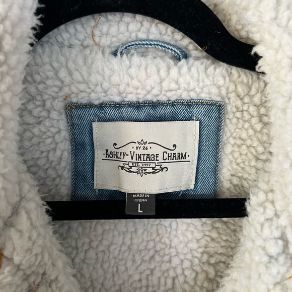 Jean Jacket with Sherpa Lining - Picture 3 of 4